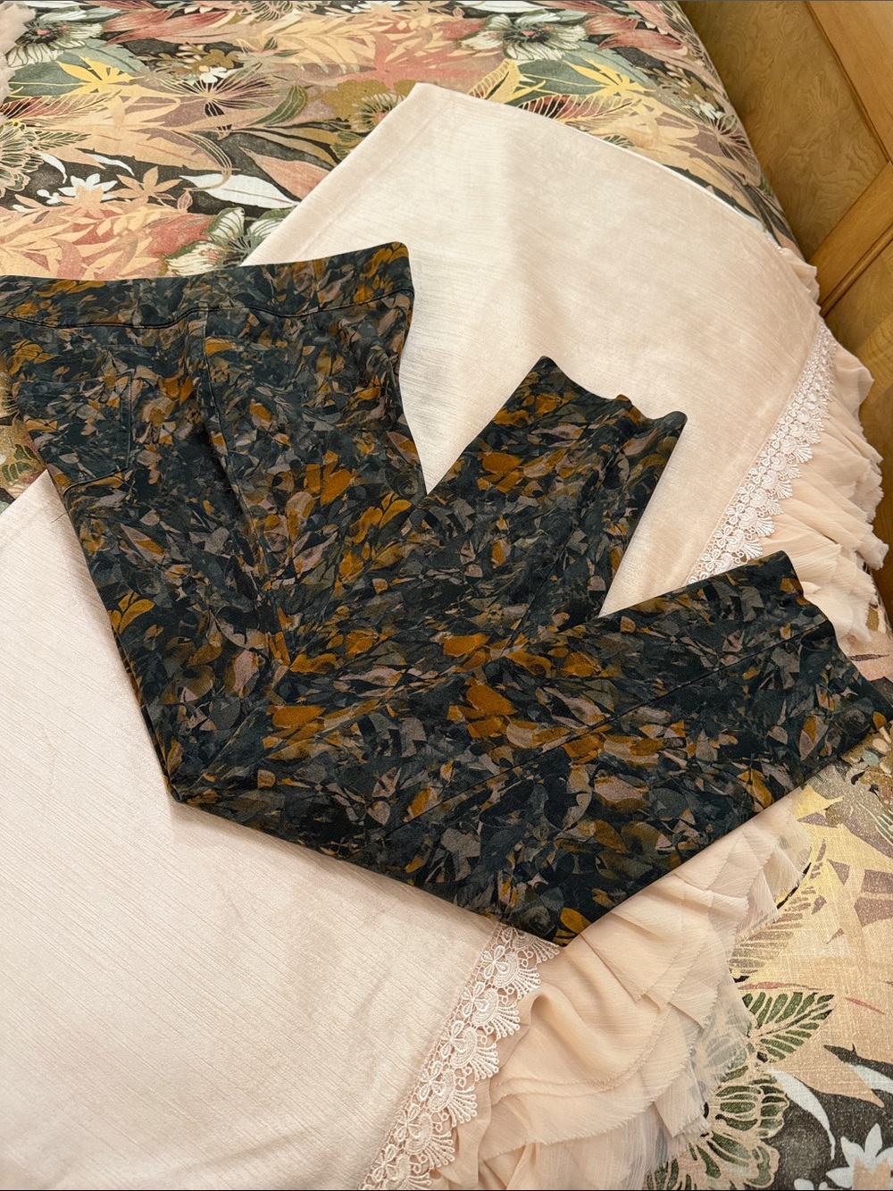 Soft Surroundings Dark Green and Mustard Leaf-Print Pants